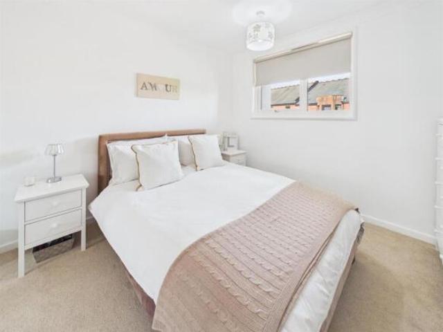 Flat for sale in Dowanhill, Scotland