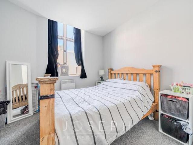 Flat for sale in Key Street, Suffolk