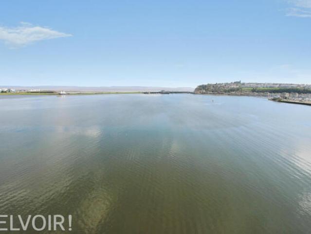 Flat for sale in Cardiff Bay, Falcon Lodge
