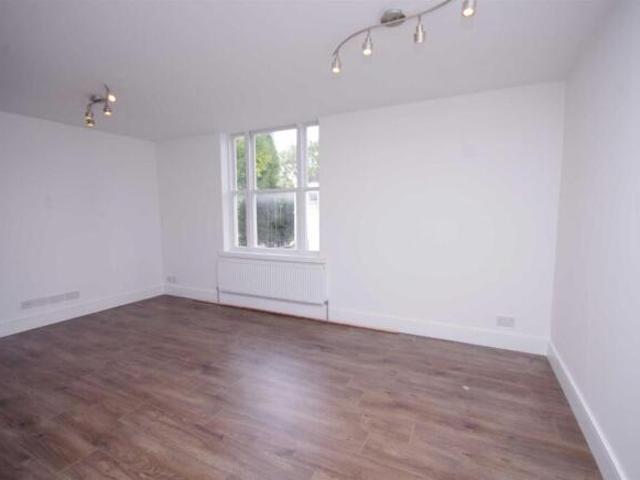 Flat for sale in St Albans, Five Acres
