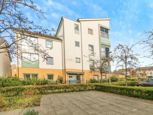 Flat for sale in Whitley, Reading