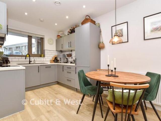 Flat for sale in London Borough of Croydon, Purley