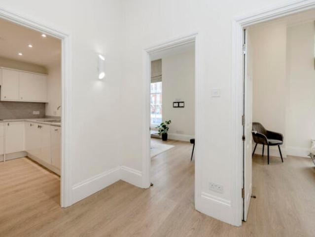 Flat for sale in South Kensington, Greater London