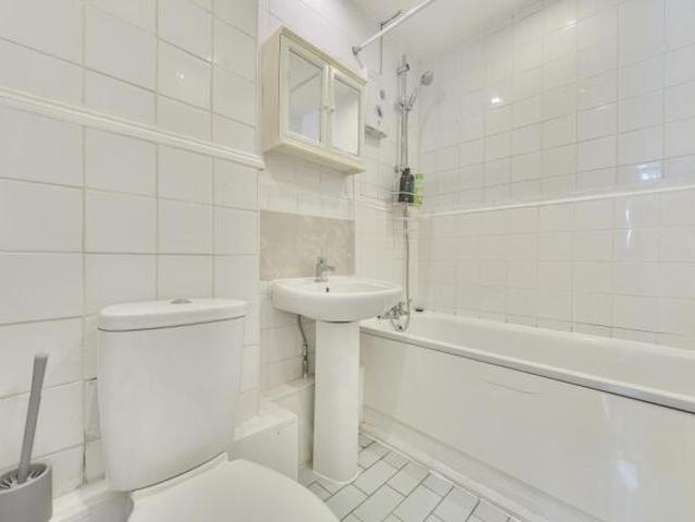 Flat for sale in Cat Hill