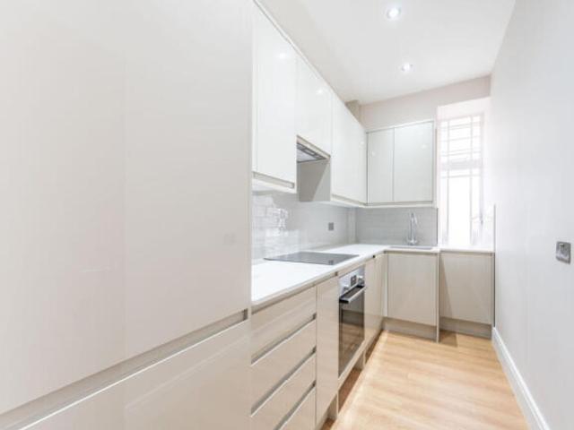 Flat for sale in Cat Hill