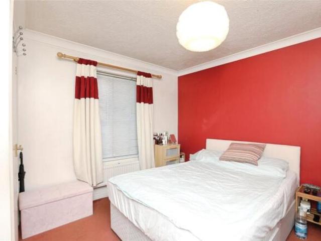 Flat for sale in Ringlestone, Midway