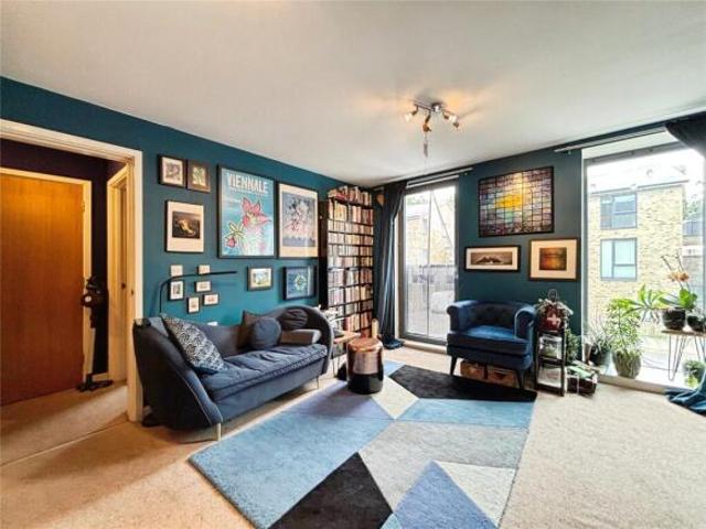 Flat for sale in Cat Hill