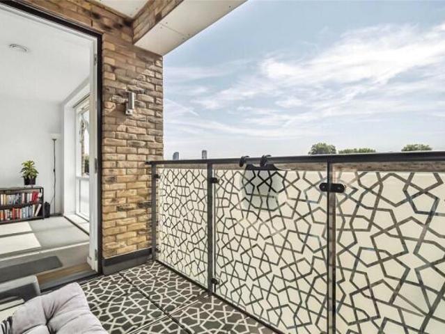Flat for sale in Cat Hill