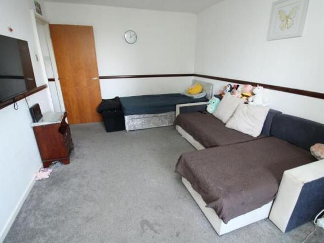 Flat for sale in Bedford