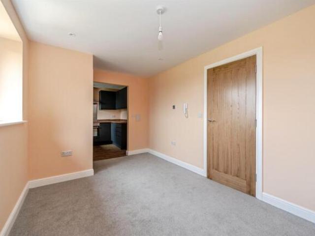 Flat for sale in Cauldwell, Bedford