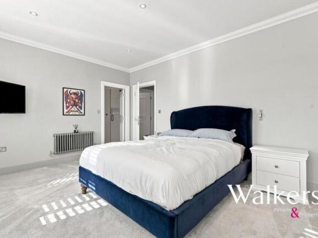 Flat for sale in Warley Town, West Yorkshire