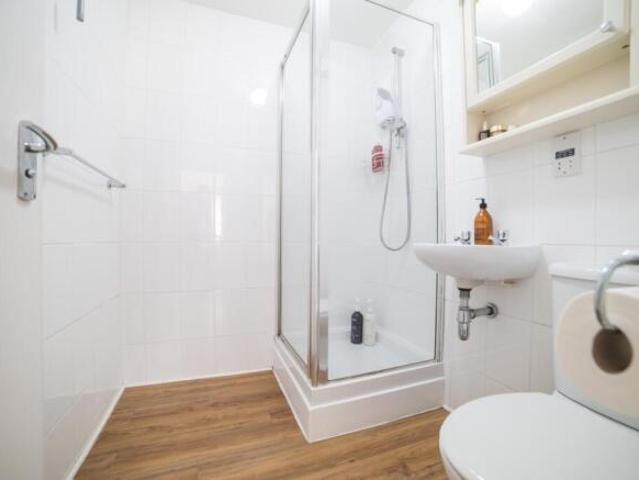 Flat for sale in Roath, Wales