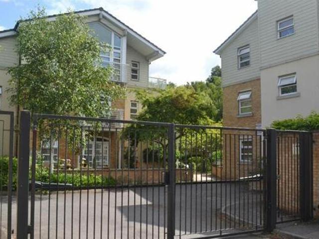 House for sale in Batchworth