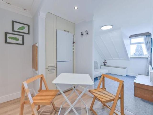 Flat for sale in Anerley, Greater London