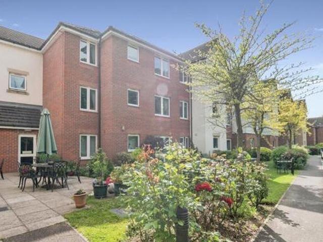 House for sale in Stroud Green, Barling
