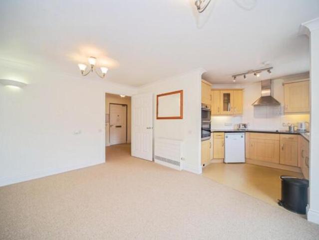 Flat for sale in Barton Stacey, Hampshire