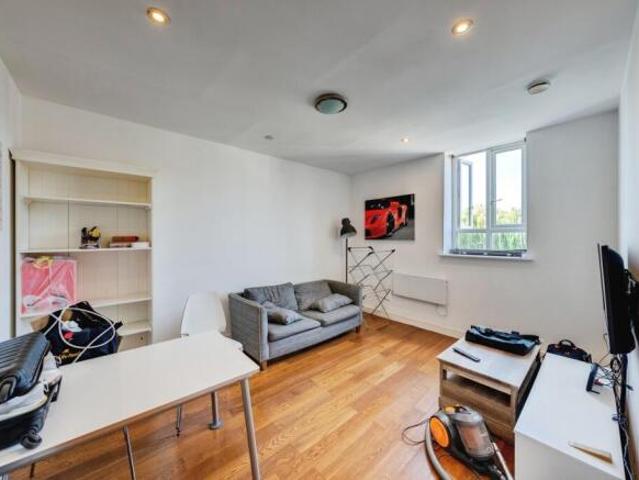 Flat for sale in Cat Hill