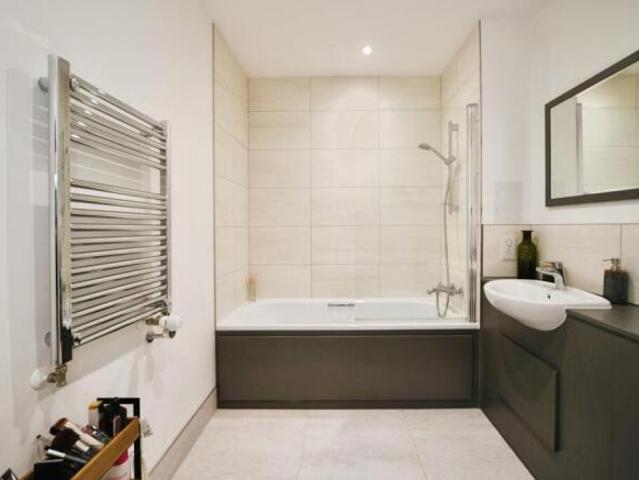Flat for sale in South Lane, West Yorkshire