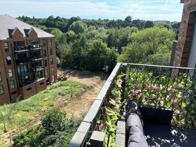 Flat for sale in Midway, Kent