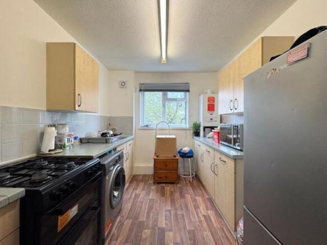 Flat for sale in Edgware, Greater London