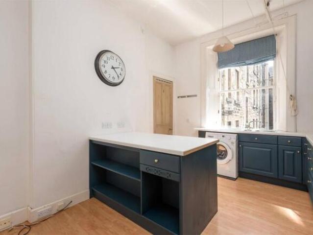 Flat for sale in Marchmont, Scotland