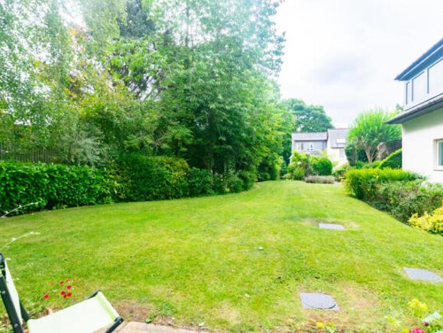 Flat for sale in Roundhay, West Yorkshire