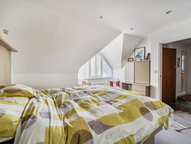 Flat for sale in Hampshire