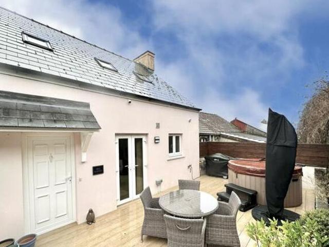 House for sale in Saundersfoot, Wales