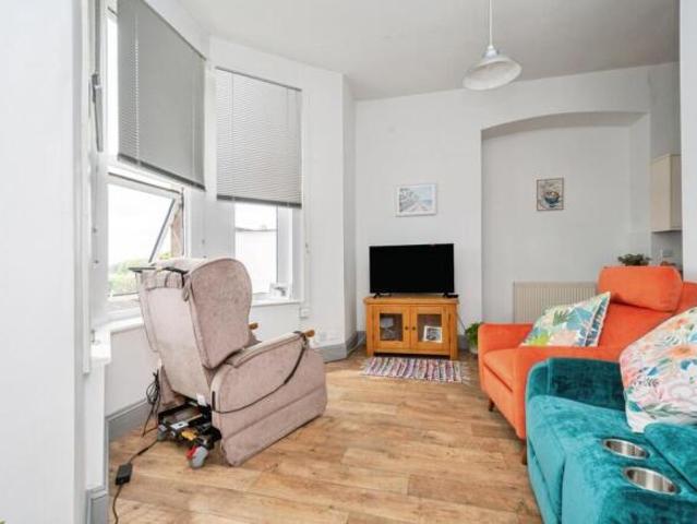 Flat for sale in Follaton, Strode