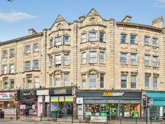 Flat for sale in Northampton, Northamptonshire