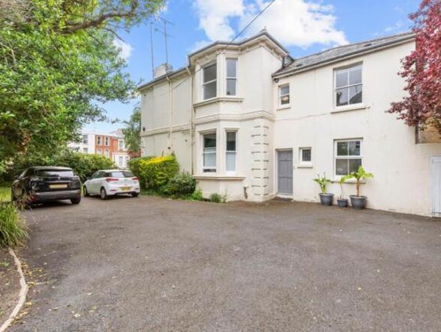 Flat for sale in West Worthing, Worthing