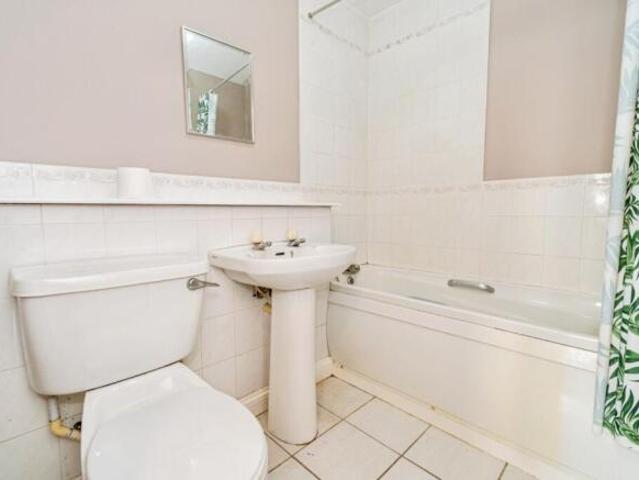 Flat for sale in Barton Stacey, Hampshire
