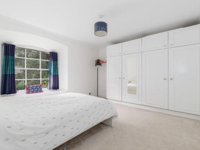 Flat for sale in Cat Hill