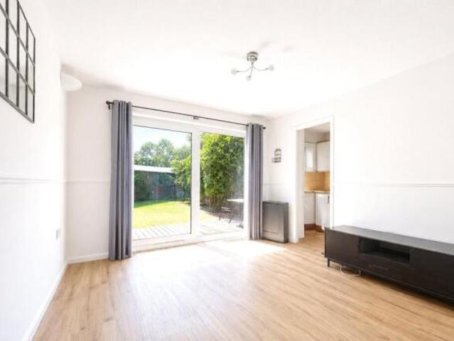 Flat for sale in Bracknell