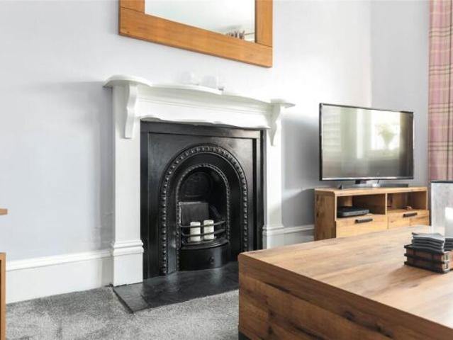 Flat for sale in Battlefield, Scotland