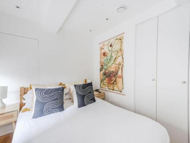 Flat for sale in Chingford, Greater London