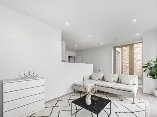 House for sale in Surrey, England