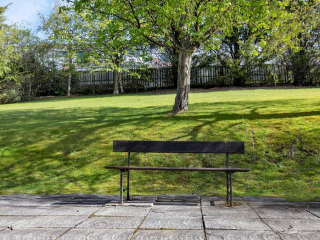 Flat for sale in Jordanhill, Scotland