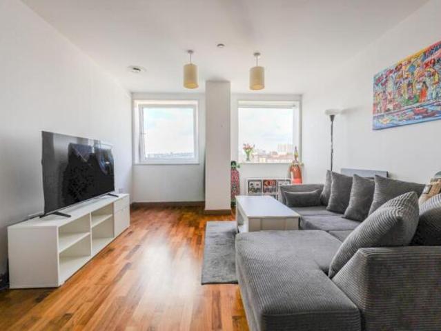 Flat for sale in Kursaal Estate, Alton Barnes