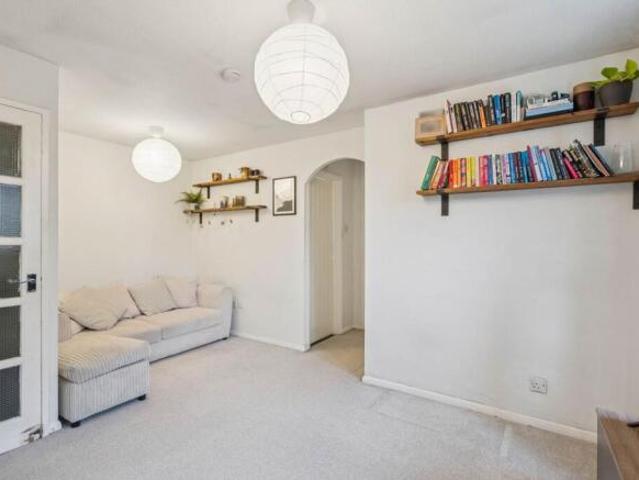 Flat for sale in North Watford, Hertfordshire