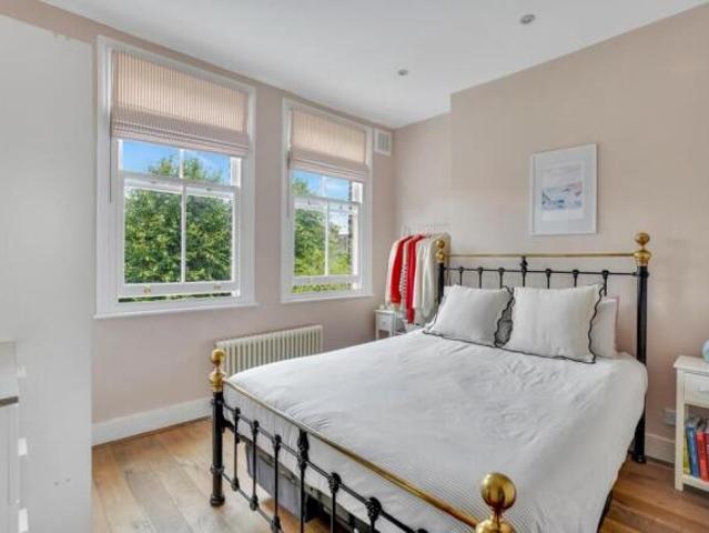 Flat for sale in London Borough of Lambeth, Greater London