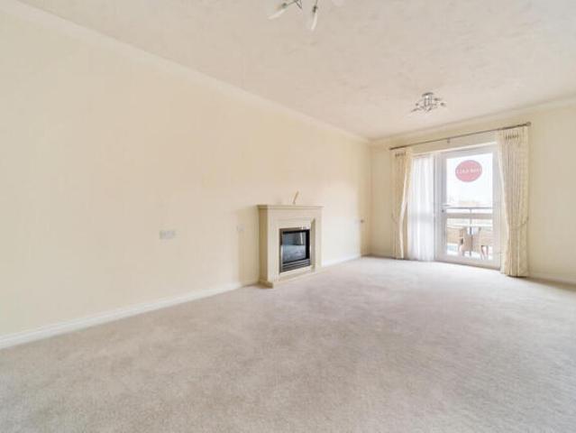 Flat for sale in Barton Stacey, Hampshire