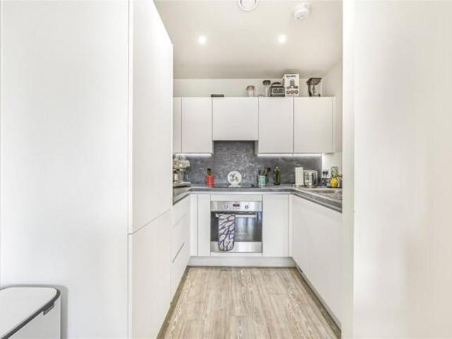 Flat for sale in Cat Hill