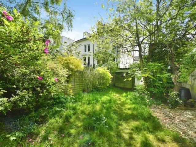 Flat for sale in Round Hill, Brighton & Hove