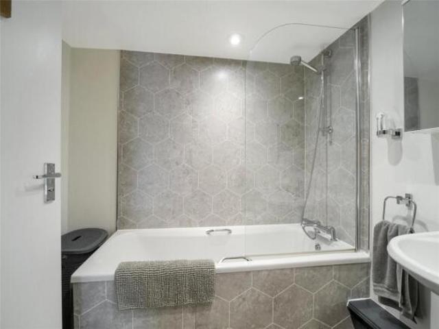 Flat for sale in Whiteinch, Scotland