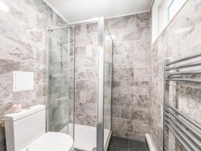Flat for sale in Cat Hill