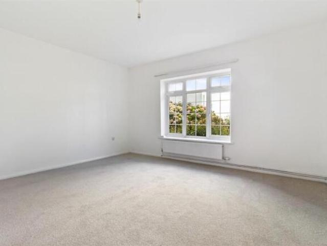 Flat for sale in Worthing, West Sussex