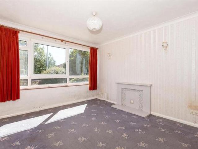 Flat for sale in Worthing, West Sussex