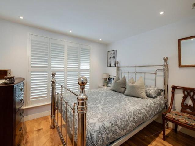 Flat for sale in Hampshire