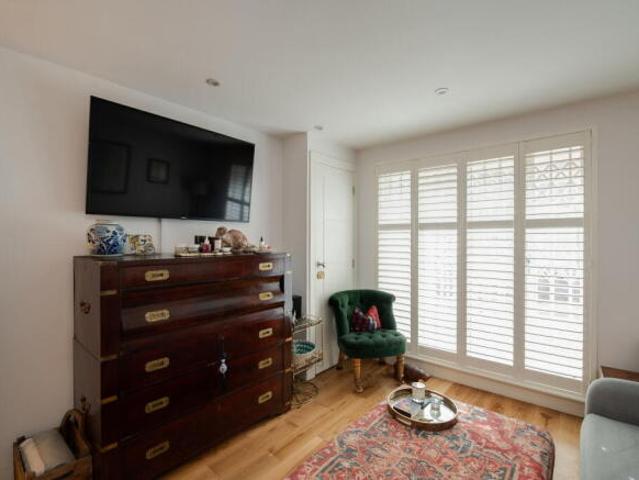 Flat for sale in Hampshire